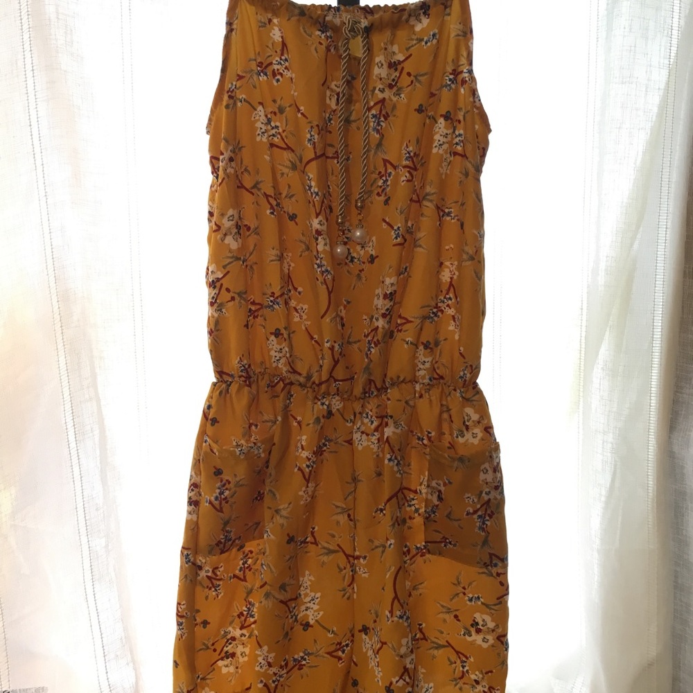 Foral Romper - Picture 2 of 7